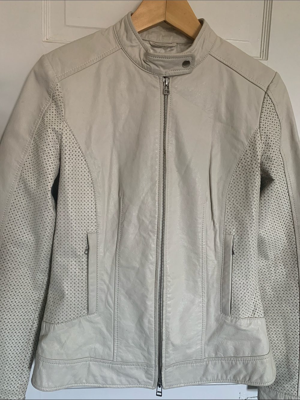 Danier Smooth Off White Leather Jacket with Perforated Details  X/S